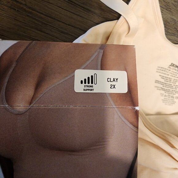 SKIMS Seamless Sculpt THONG BODYSUIT Cream 2XL - Picture 7 of 9